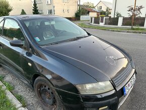 Predám nepojazdné Fiat Stilo 1.9 JTD 59kW r.v. 2003 - 8