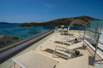 ☀Trogir/okolie – moderný apartmán so strešnou terasou a výhľ - 8