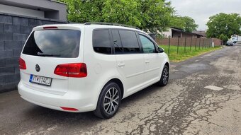 Volkswagen Touran 2.0 TDI Highline DSG - 8