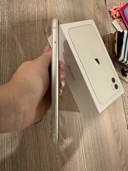 iPhone 11 64GB + nové ochranné sklo a kryty - 8