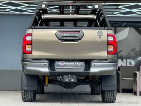 Toyota Hilux DC 2.8 I D-4D Invincible Sport 4x4 A/T - 8