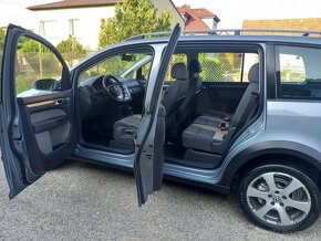 Volkswagen Touran Cross 2.0 TDi,125Kw(170Ps)DSG,HIGHLINE - 8