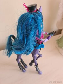 Monster high babika konik - 8