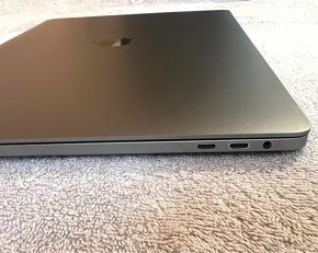 MacBook Pro 16” , Intel Core i7 - 8