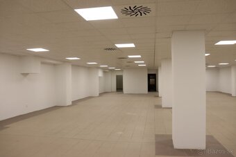 Štýlový a moderný priestor na prenájom v centre Levíc – ideá - 8