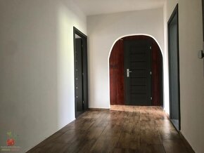 Velký 78m² troj izbový byt s lodžiou - 8