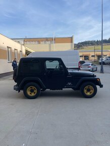 Jeep Wrangler 2.4 105KW 5-st. manuál - 8