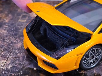 Lamborghini Gallardo LP560-4 1:18 AutoArt - 8