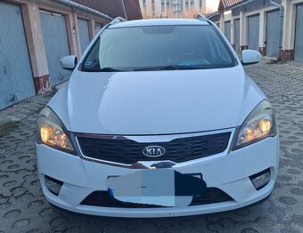 Kia Ceed 1,6 crdi 85kw 2010 24500km - 8