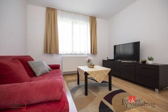 Exkluzívne na predaj apartmánový dom v centre Vyhní - 8