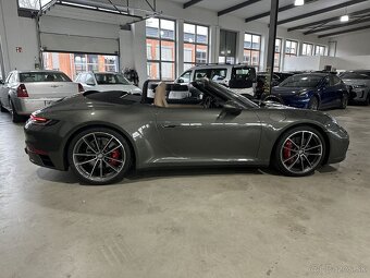 Porsche 992 911 - 8