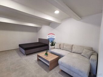 Na prenájom zrekonštruovaný 2 izbový byt, 40m2, ul. Šoltésov - 8