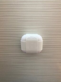 Apple AirPods 4 s aktívnym potlačením hluku - 8