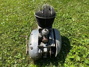 Motor ČZ 250/455 - 8