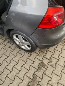 Volkswagen Golf 5 1.9TDI DSG - 8