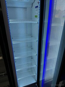 Prosklená chladicí lednice - 8