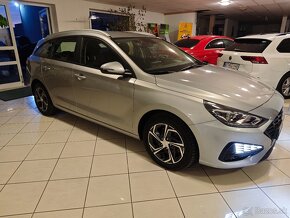 Hyundai i30 kombi 1.6crdi AUTOMAT v záruke - 8