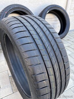 LETNÉ PNEU BRIDGESTONE 225/40 R18 - 8