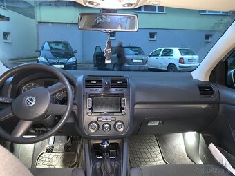 Volkswagen Golf V, 1.6 Benzín, 85kW, 6-st. manuál - 8