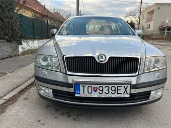 Škoda Octavia 2.0 TDi DSG - 8