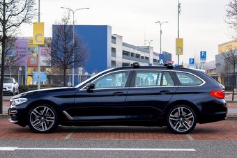 BMW Rad 5 Touring 530d xDrive A/T 2019 so strešnými nosičmi - 8