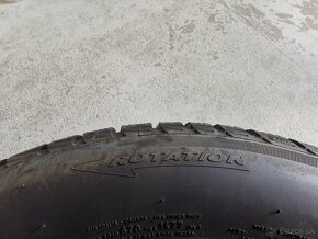 Pirelli Winter Sotto Zero 3 215/55 R17 94V_150€/sada - 8