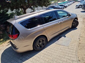 Chrysler Pacifica 3.6e PHEV 265k A/T 7-miestne (hybrid) - 8