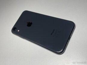 iPhone XR - 8