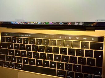 Macbook Pro 2018 i5/16GB/512GB - 8