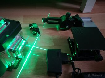 360 stupňový NIVELÁK  so štyrmi lasermi plus 1,2 m statív - 8