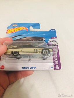 Hot Wheels/ Matchbox - 8