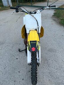 Suzuki RM 125 - 8