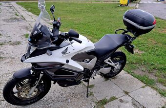 Honda vfr 800 crossrunner - 8