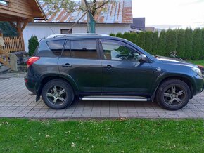 Toyota RAV4 - 8