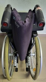 invalidny vozík 40cm AL pre nižšie postavy + podsedak - 8