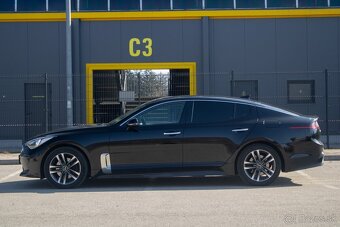 Kia Stinger - 8