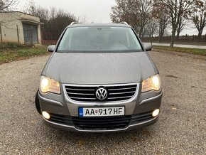 Volkswagen Touran 7miestne - 8