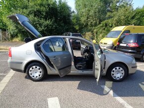 Škoda Octavia 1.6i Ambiente - 8