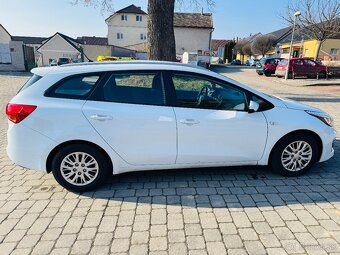 KIA cee'd 1.6 GDi Comfort Plus SW 1.MAJITEL ČR - 8