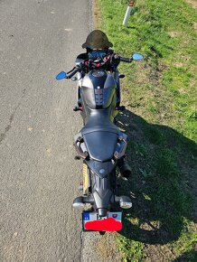 Yamaha YZF-R3 - 8