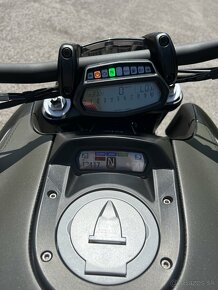 Ducati Diavel Carbon 2017 - 8