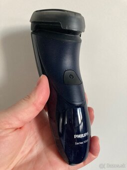 Predám holiaci strojček Philips 1000 - 8