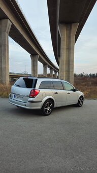 Opel Astra H Caravan - 8