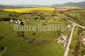 PREDAJ: Rozľahlý pozemok na brehu rieky Rohozná, 7566 m2, Br - 8