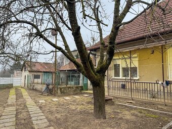 RODINNÝ DOM S VÝBORNOU LOKALITOU A MUROVANOU GARÁŽOU - 8