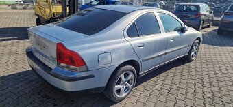 Lacno rozpredám Volvo S60 2001-2010 na náhradné diely - 8