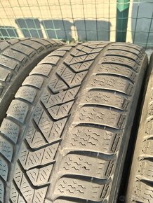 Predám zimné pneumatiky Pirelli 215/55R17 98V - 8