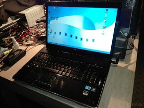 HP DV7. i7 8 x 1,6 GHz. 17,3 LED HD+. 750 GB. RAM 6 GB. - 8