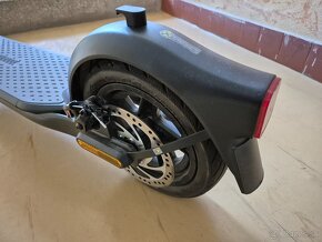 Predám elektrokolobežku Ninebot Kickscooter F30E by Segway - 8