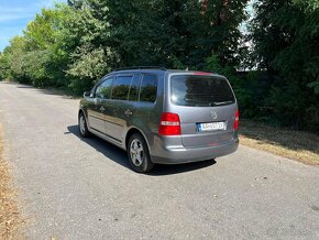 Volkswagen Touran 1.9 TDI Highline DSG - 8